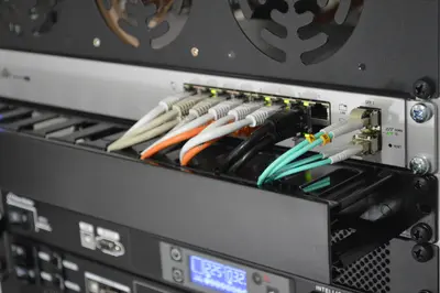 🌐 Managing Alpine Linux Network Interfaces: Simple Guide